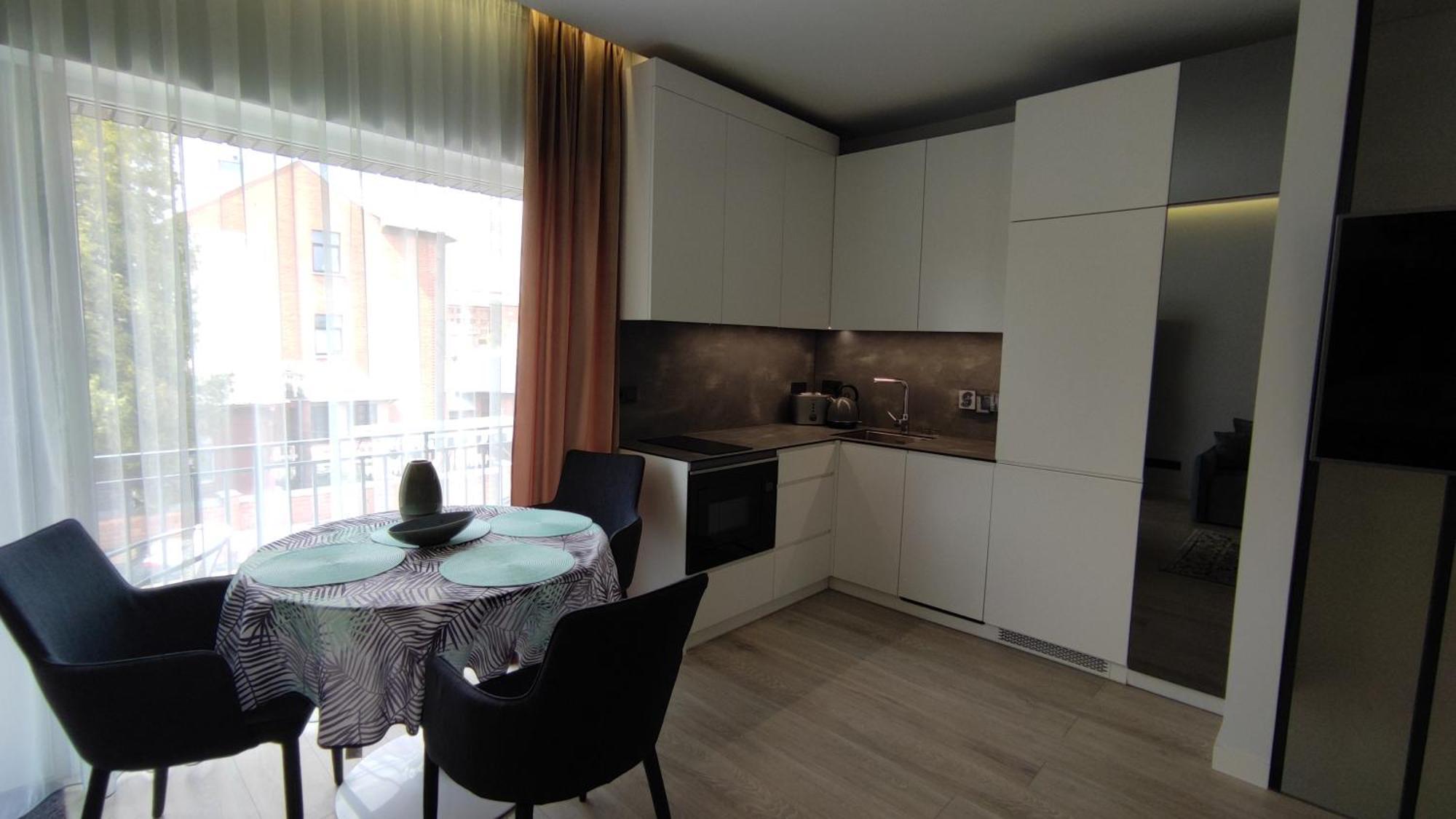 New J&R Apartment Near Girstutis, Free Private Parking & Self Check-In كاوناس المظهر الخارجي الصورة