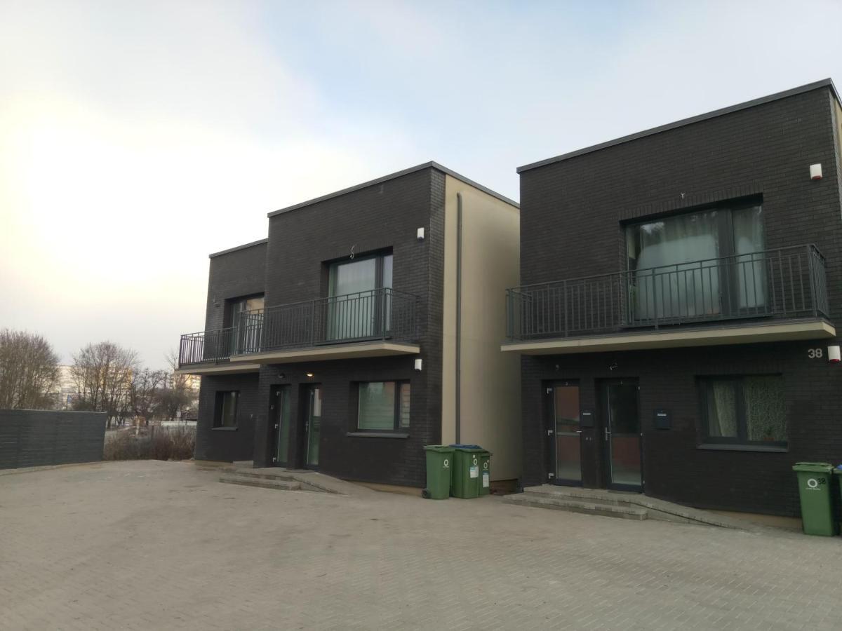 New J&R Apartment Near Girstutis, Free Private Parking & Self Check-In كاوناس المظهر الخارجي الصورة